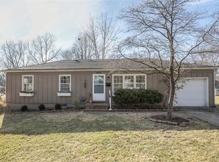 9814 Grandview St, Overland Park, KS 66212