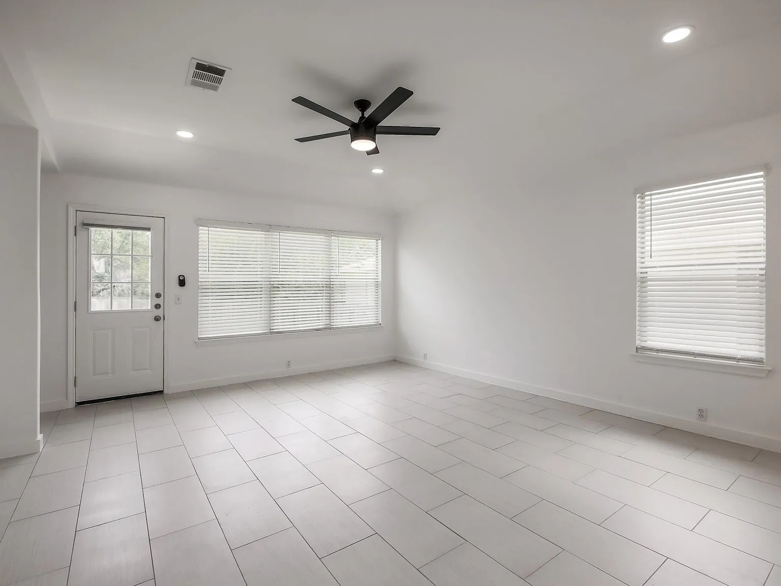 3 bed, 2.0 bath, 1531 sqft, $1,895 — Photo 2