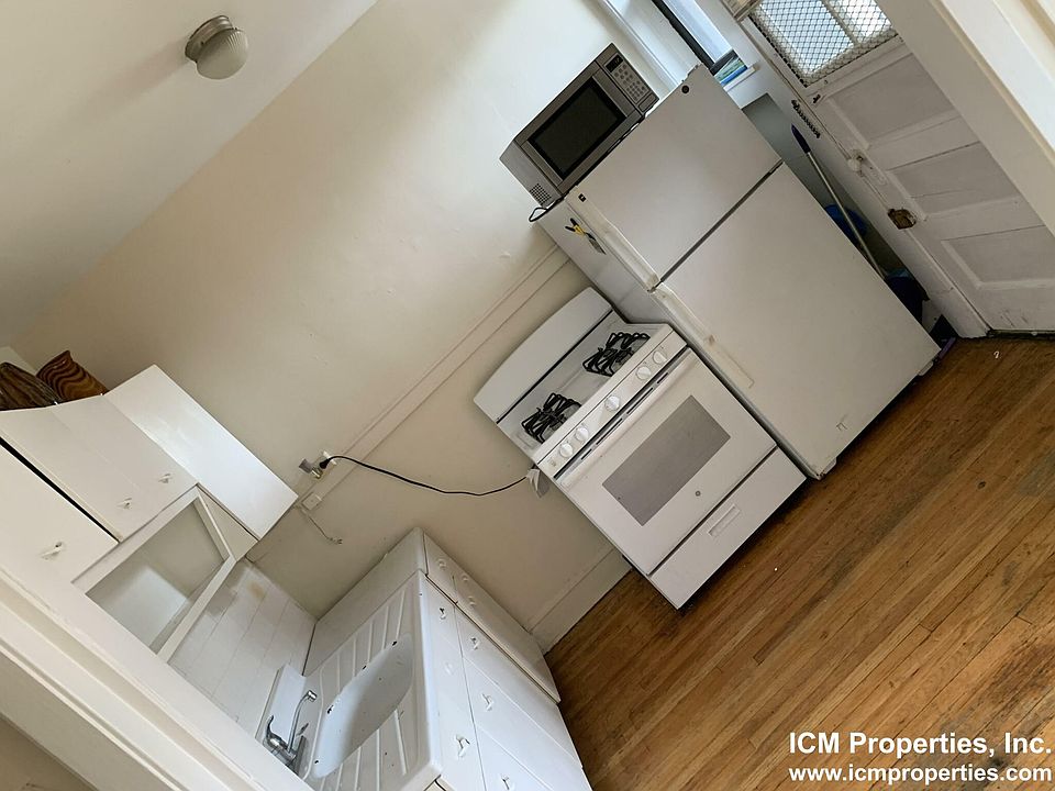 1st image of 630 W Arlington Pl #63640
