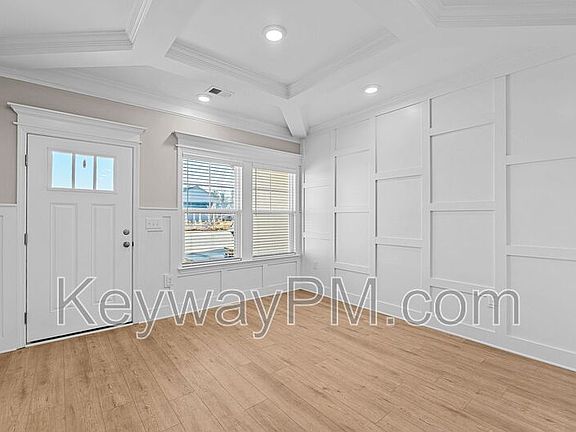 4th image of 3205 Venetian Dr