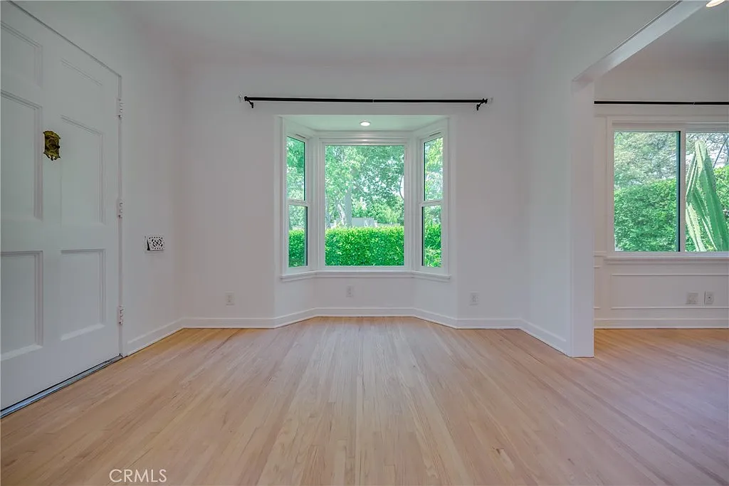 1 bed, 746 sqft, $3,600 — Photo 3
