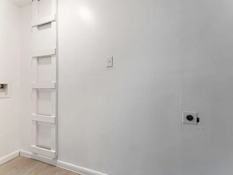 803 S 4th St — Photo 15