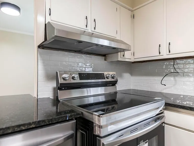 100 Michael St — Photo 14
