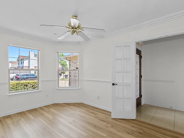 1611 Watson Dr — Photo 3