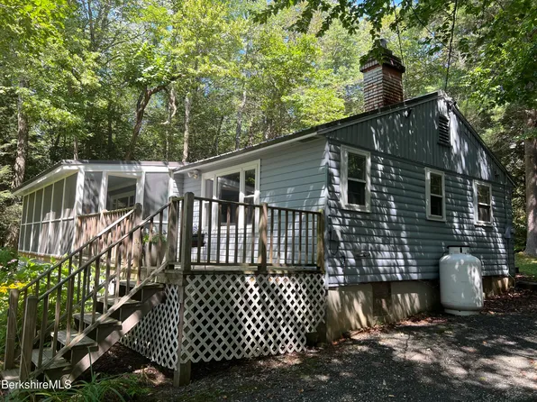 40 N Lake Way, Becket, MA 01223
