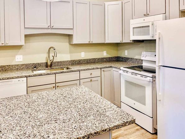 32 Cottonwood Dr #313