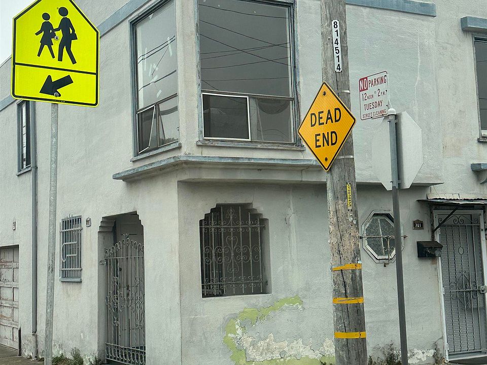2nd image of 1000 Crescent Ave