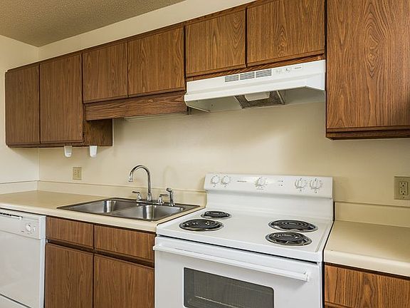 3rd image of 370 W Oak Ave APT G
