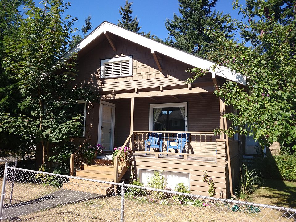 2nd image of 2603 39th Ave SW