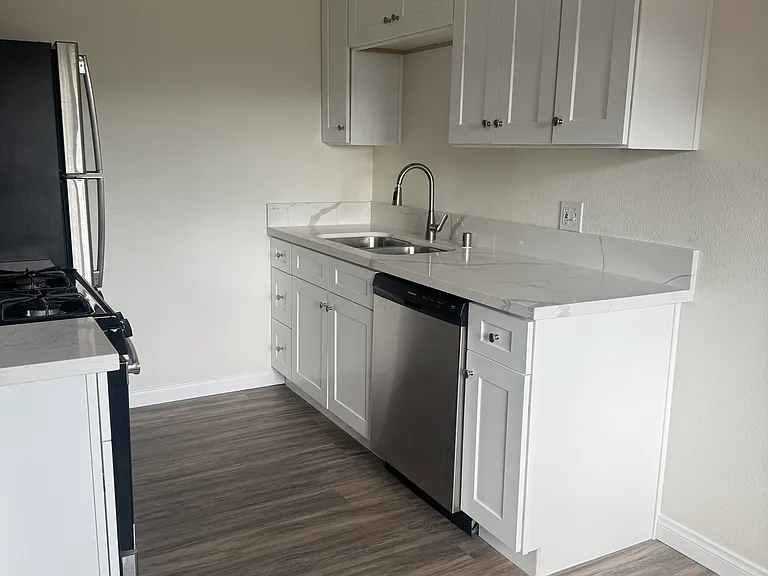 8465 La Mesa Blvd #6 — Photo 4