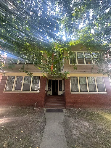 405 Victoria Pl #2 Photo 1