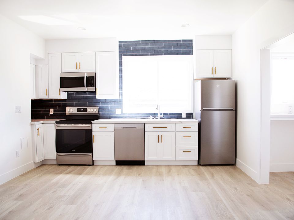 Kitchen & Living
