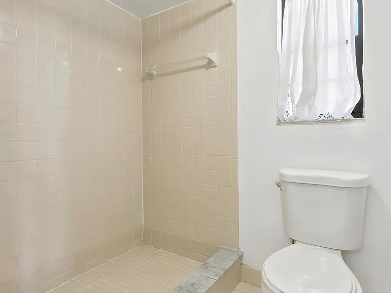 2600 Greenwood Ter #G201 — Photo 17