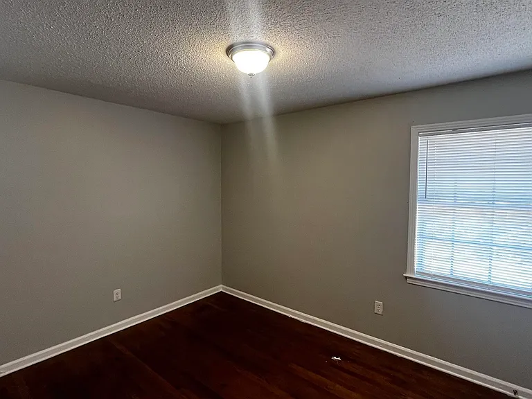 2547 Courtney Dr — Photo 20