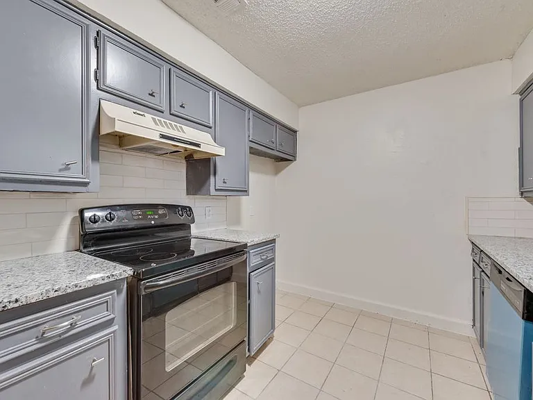 8308 Oak Ct #B — Photo 8
