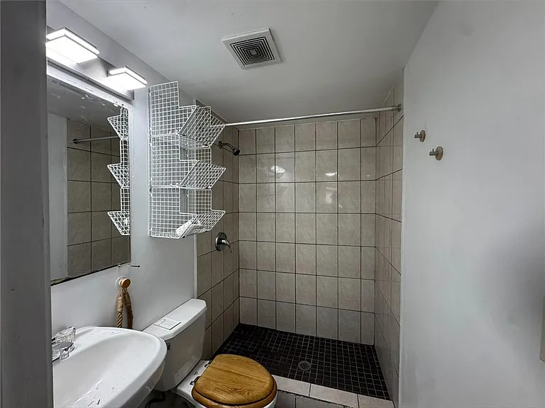 956 Slash Pine Rd #2 — Photo 7