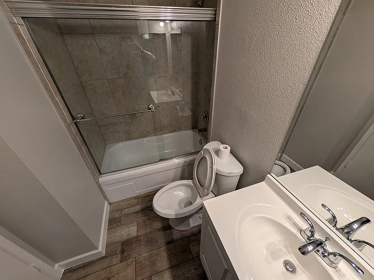 624 N Santa Barbara #3 — Photo 16