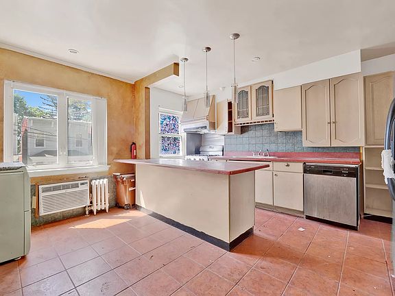 5th image of 80-20 Park Ln S #A