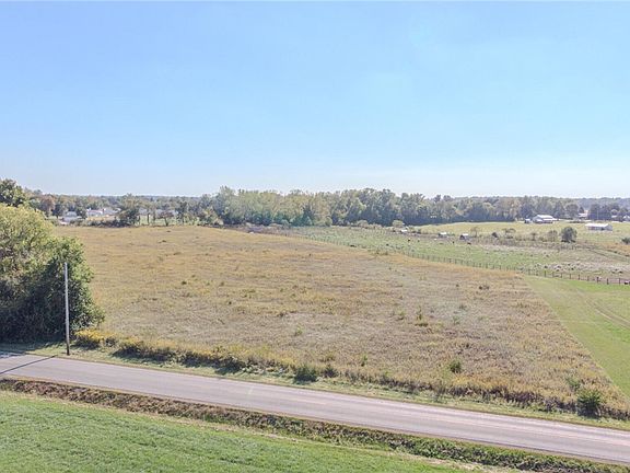 3rd image of 3939 Shrine Rd