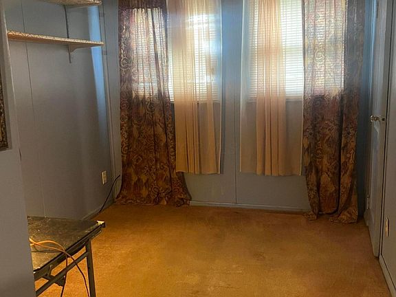 3rd image of 891 S Hampton Rd