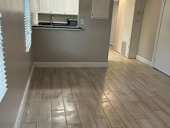 2nd image of 1300 Brennen Rd APT 1