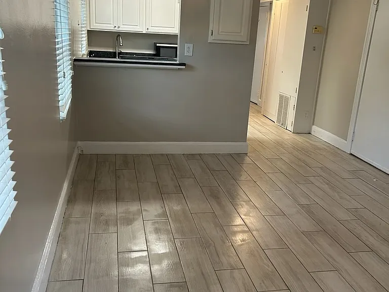 1300 Brennen Rd #1 — Photo 2