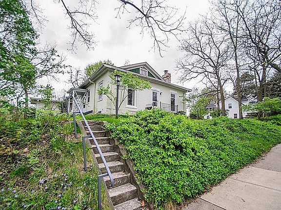 3rd image of 1027 Miller Ave