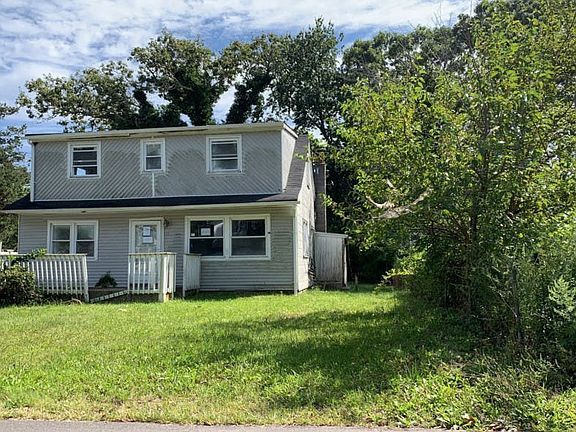 2nd image of 8 Robinson Dr
