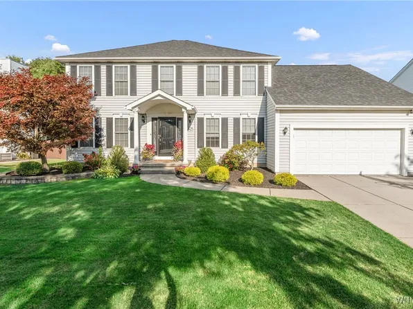 36 Hill Valley Dr, Lancaster, NY 14086