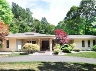 12 High Wood Rd, Bloomfield, CT 06002