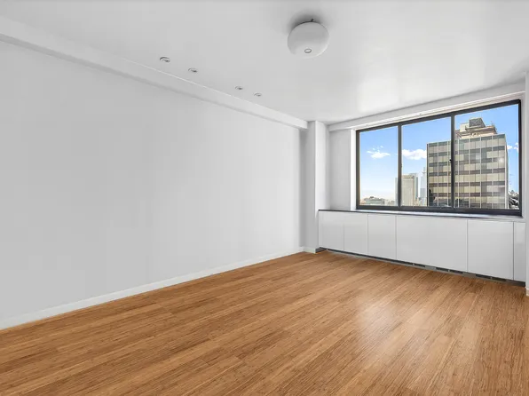 250 East 40th Street image 14 of 24