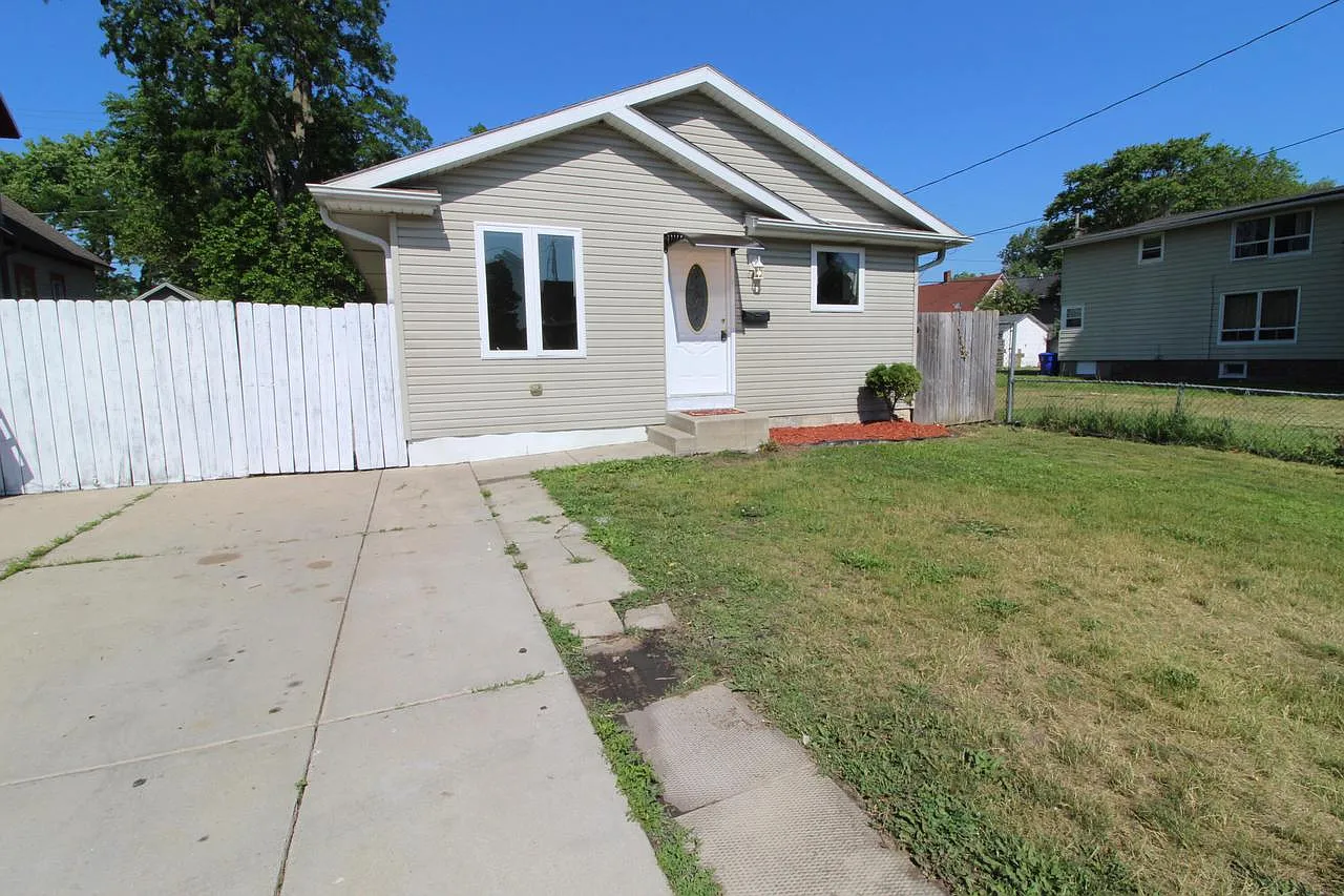 6350 12th AVENUE photo 1
