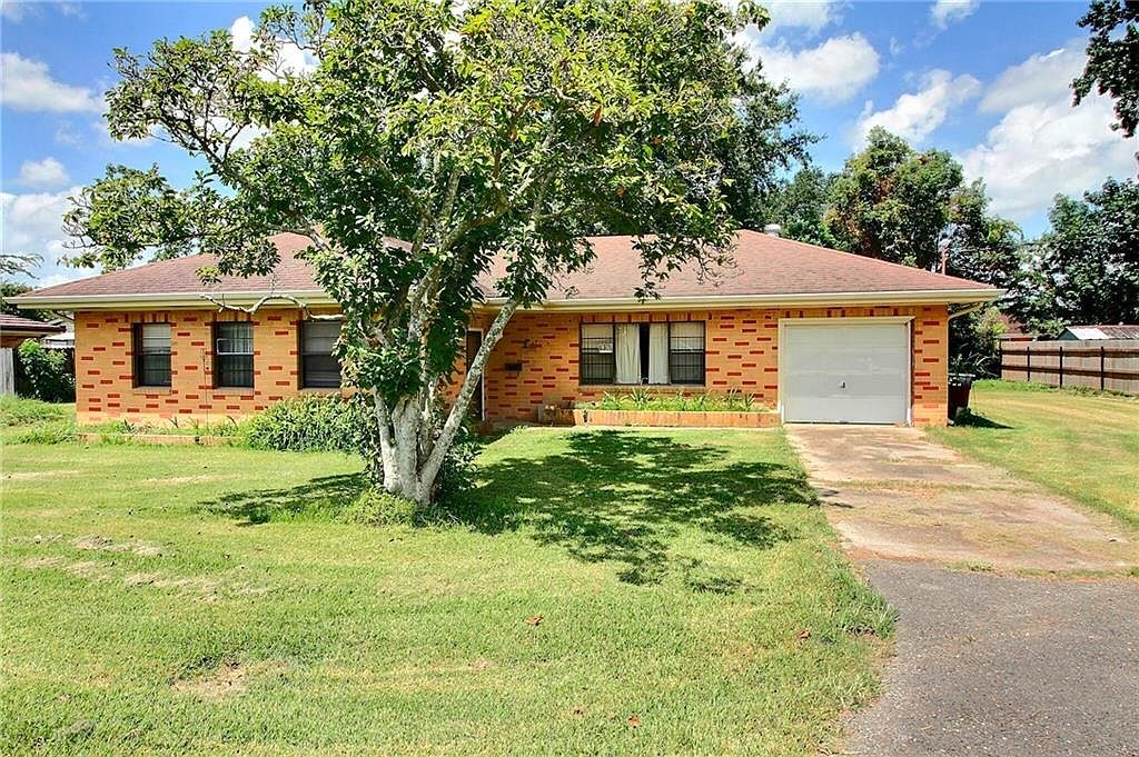 423 St, Norco, LA 70079 Zillow