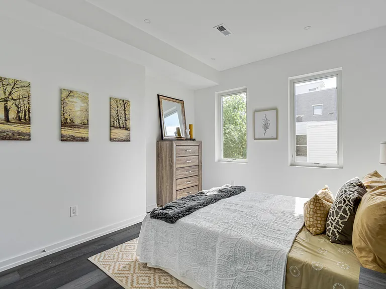 1402 S 16th St — Photo 12