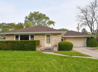 4624 W Dunwood Rd, Brown Deer, WI 53223