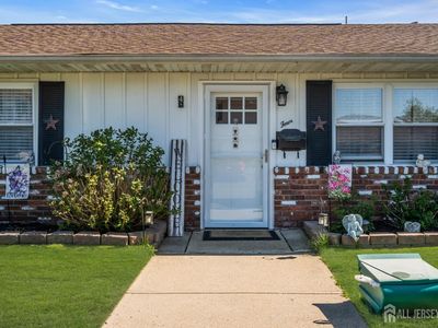 4 Michigan Dr, Matawan, NJ, 07747