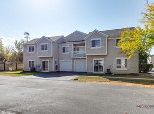 121 Braxton Ln, Aurora, IL 60504