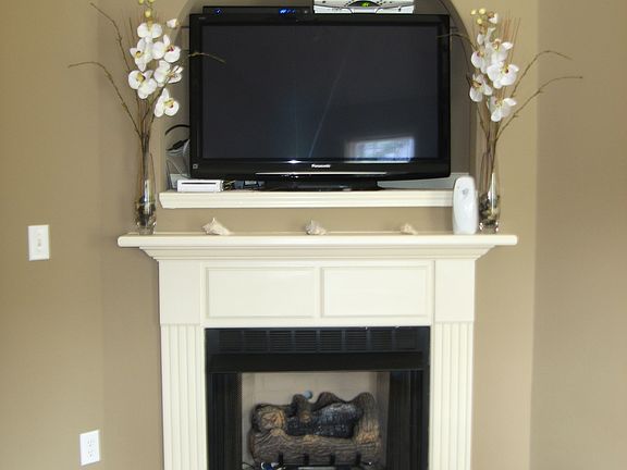 4th image of 824 Painted Lady Ct