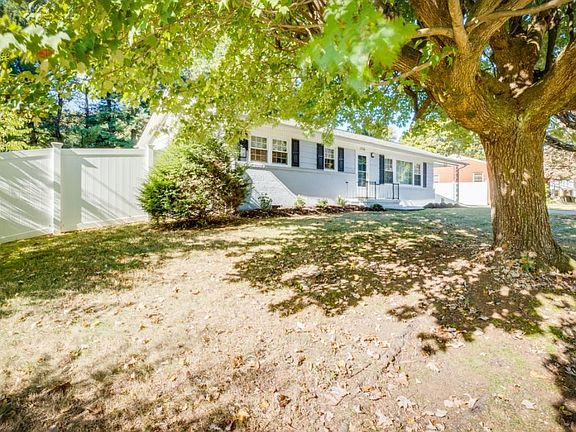 3rd image of 1506 Linden St