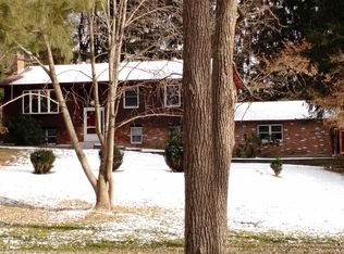 1046 Salt Point Tpke, Pleasant Valley, NY 12569