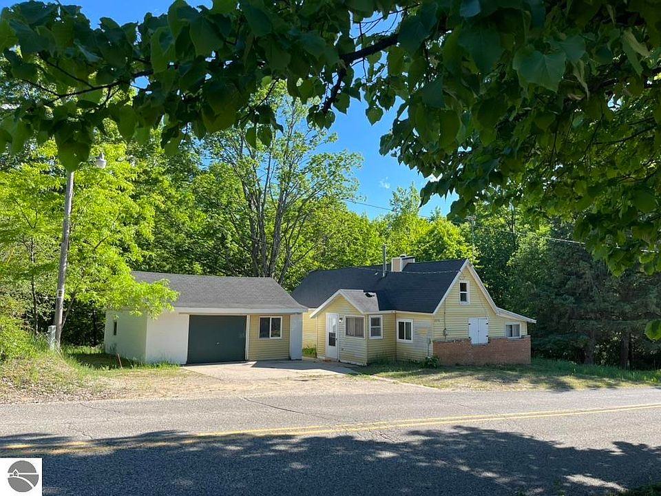 1st image of 2570 Kettle Lake Rd NE