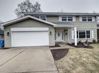 1207 W Green Acres Ln, Mount Prospect, IL