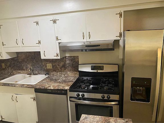 4th image of 6406 Schiller St