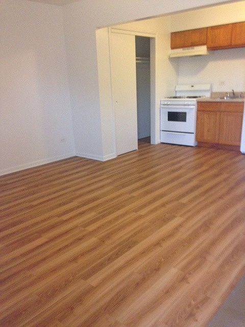 2nd image of 12140 Vincennes Rd APT 17