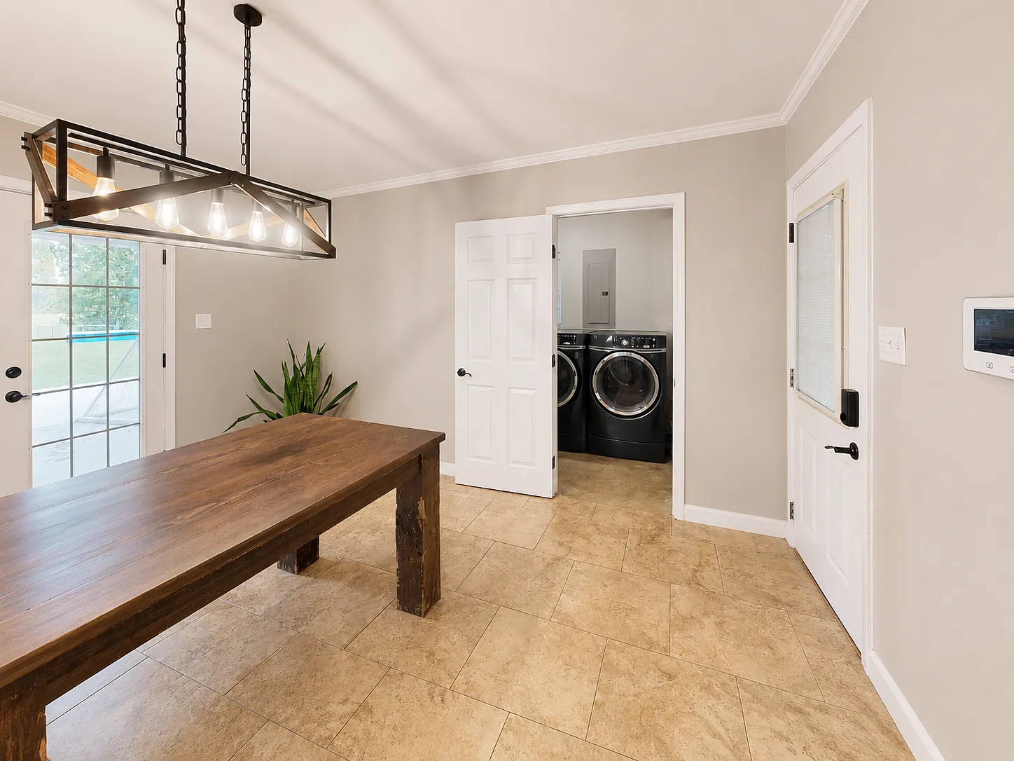 3 bed, 2.5 bath, 2188 sqft, $2,350 — Photo 3