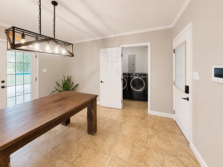 1108 Buckhall Rd — Photo 3