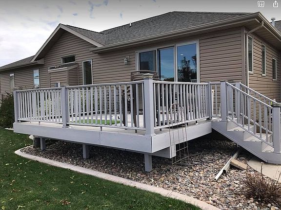 No maintenance deck.