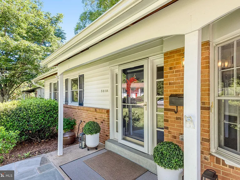 5019 Fleming Dr — Photo 4