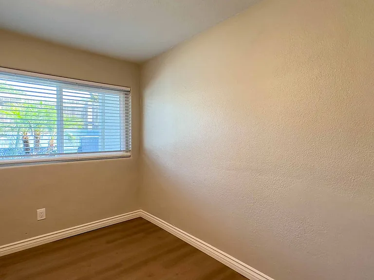 9922-9934 Buena Vista Dr — Photo 16