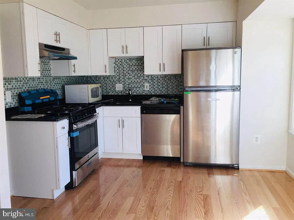 3 bed, 3.5 bath, 1650 sqft, $2,850 — Photo 2